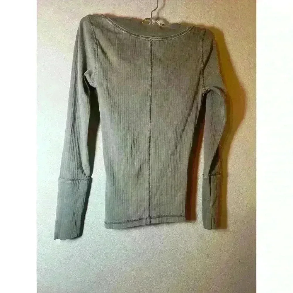 Free People intimately long sleeve shirt size XS v neck with stretch